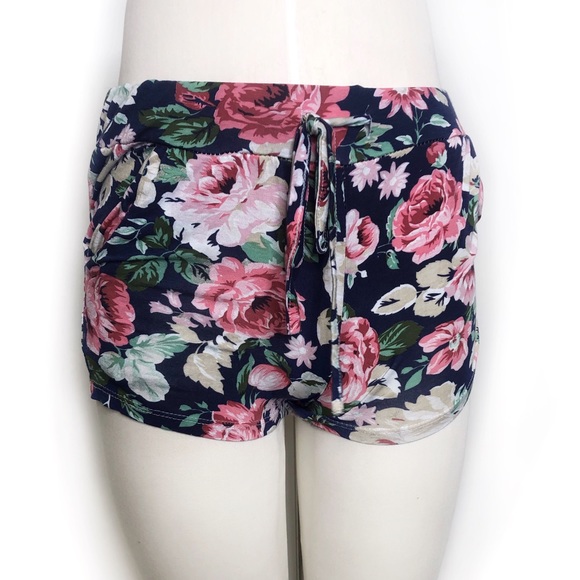 ZUIKI Shorts | Zuiki Stretch Floral Short Shorts Sz S | Poshmark